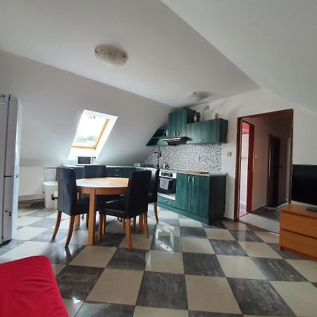 Apartman V Blizkosti Mesta Штеті Екстер'єр фото